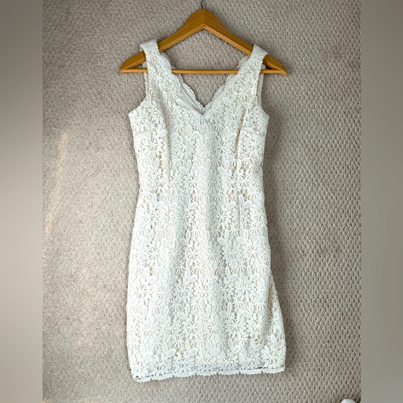 Ann Taylor | Dresses | Ann Taylor Scalloped Lace Dress 2petite | Poshmark